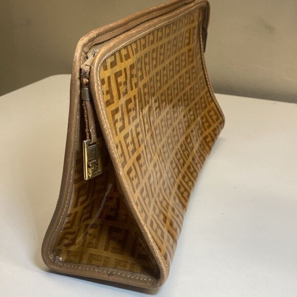 Fendi cosmetic clutch - Picture 4 of 13